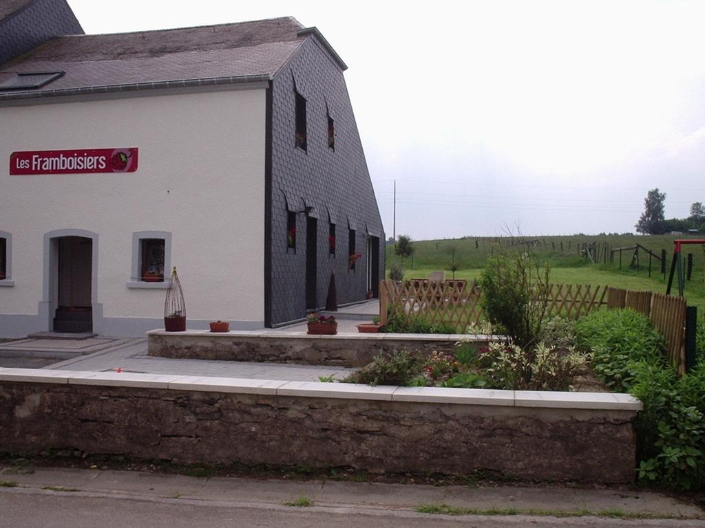 Gites "Les Framboisiers" Neufchateau Exterior photo